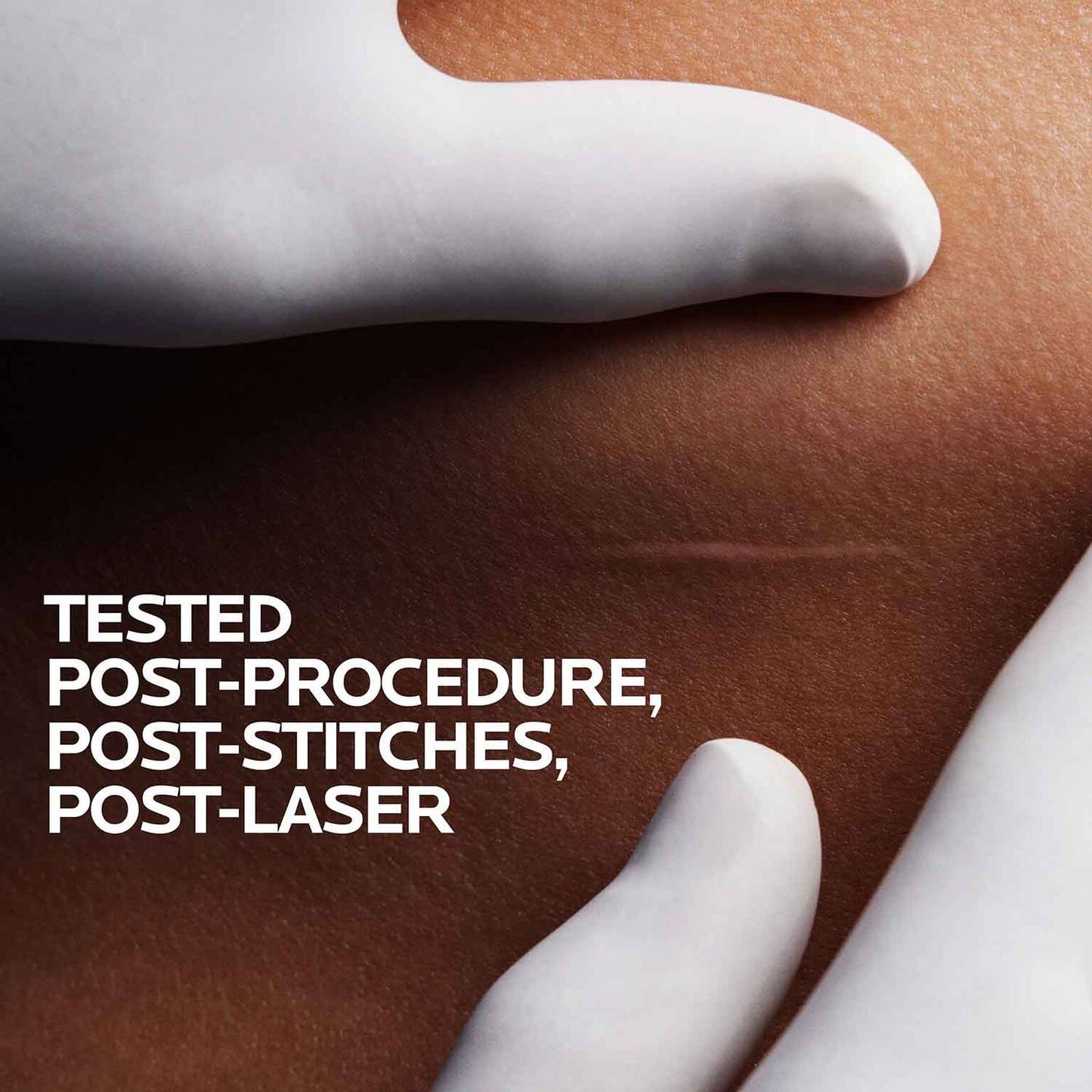 cicaplast-gel-b5-skin-protectant-l9 06-cicaplast-gel-model-1500x1500.jpg